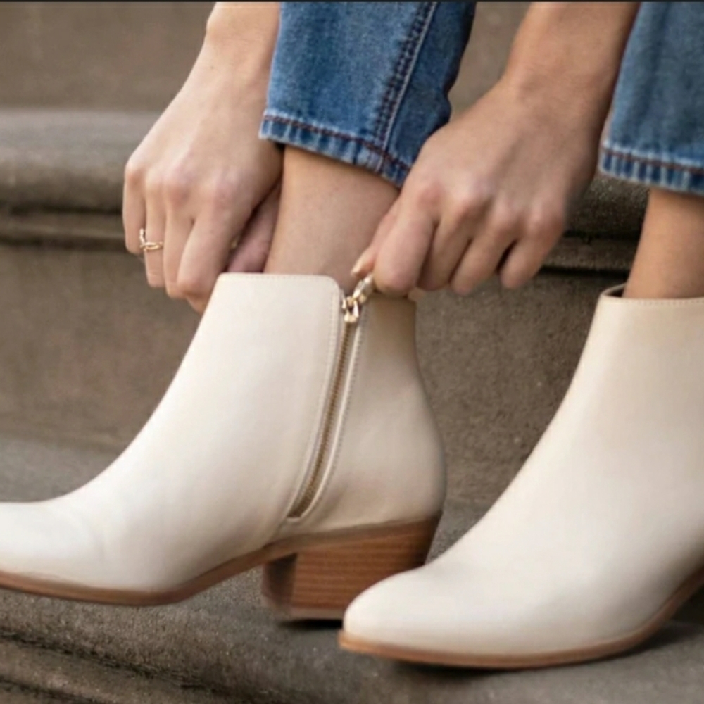 *NEW* Thursday Boot Co. Downtown bootie in beige size 6